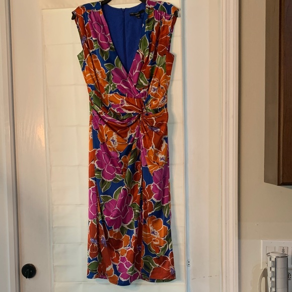 Maggy London Dresses & Skirts - Maggy London multi floral dress 6
